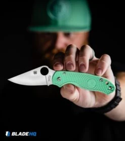 Spyderco M4 Para 3 Lightweight Compression Lock Knife Mint Green FRN (3" Satin) -Spyderco Sales Store Spyderco M4 Para 3 Lightweight Compression Lock Knife Sea Foam FRN Satin BHQ 126446 in hand kp web
