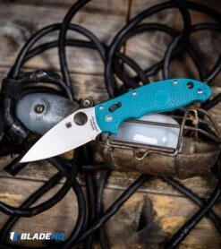 Spyderco Manix 2 Lightweight Ball Lock Knife Blue FRCP (3.4" Satin SPY27) 9 Spyderco Manix 2 Lightweight Ball Lock Knife Blue FRCP (3.4" Satin SPY27) -Spyderco Sales Store Spyderco Manix 2 Lightweight Ball Lock Knife Blue FRCP Satin SPY27 BHQ 106182 kp lights web